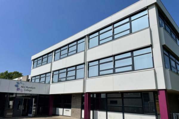 Roermond - Gymzaal Mundium College